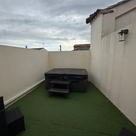 Elegance With Private Jacuzzi Apartamento